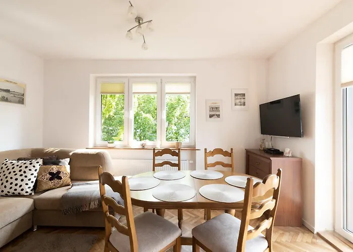 Bright And Cosy 3city In With Balcony By Renters *